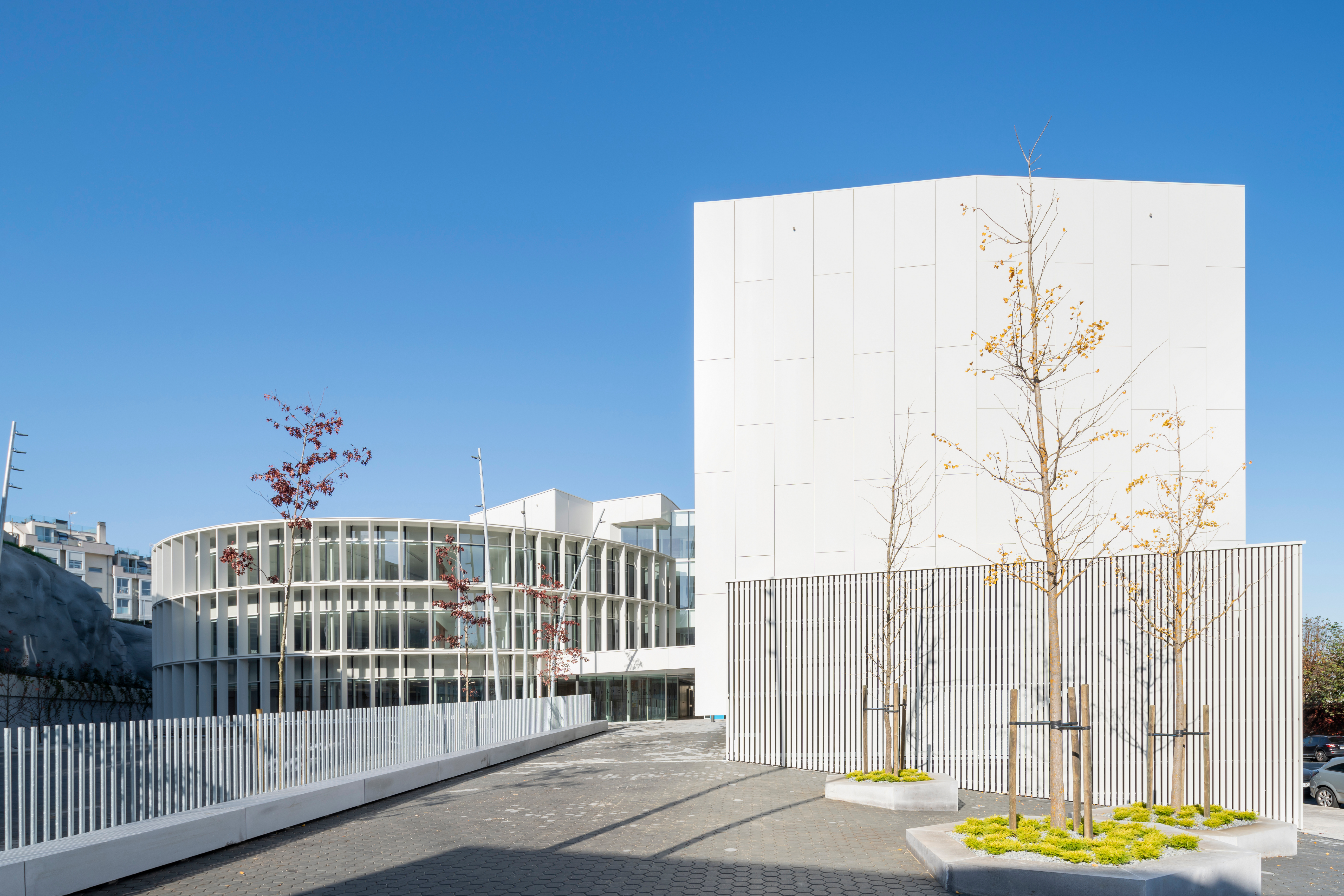ESPAZO AMIZAR. REHABILITACIÓN EDIFICIO ADMINISTRATIVO PARA XUNTA DE GALICIA.